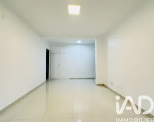 Apartment in Paris (75019)