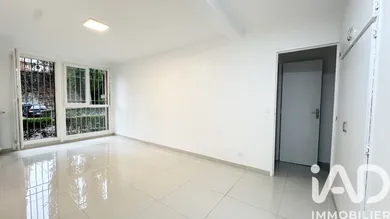 Apartment in Paris (75019)