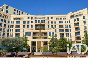 Apartment at Levallois-Perret (92300)