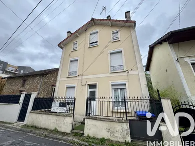 Building in Livry-Gargan (93190)