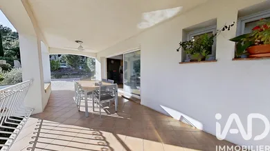 Maison à Roquebrune-sur-Argens (83520)