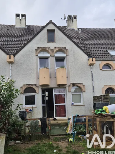 House in Paron (89100)