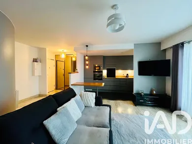 Apartment at Chevilly-Larue (94550)