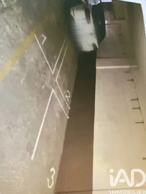 Parking in Paris (75020)