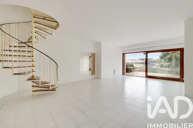 Apartment at Enghien-les-Bains (95880)