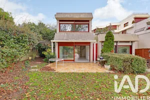 Duplex in Enghien-les-Bains (95880)