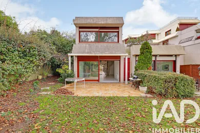 Duplex in Enghien-les-Bains (95880)