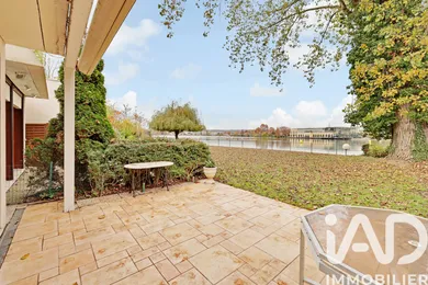 Duplex in Enghien-les-Bains (95880)
