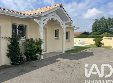 House at Mios (33380)