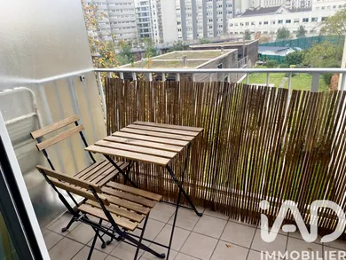 Apartment in Paris (75020)