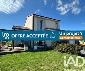 House at Saint-Laure (63350)