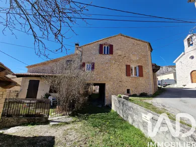 Maison à Mévouillon (26560)