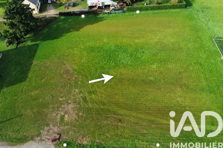 Terrain à bâtir à Saint-Pourçain-sur-Sioule (03500) · 56 000 €