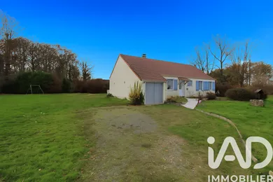 Detached house at Courtenay (45320)