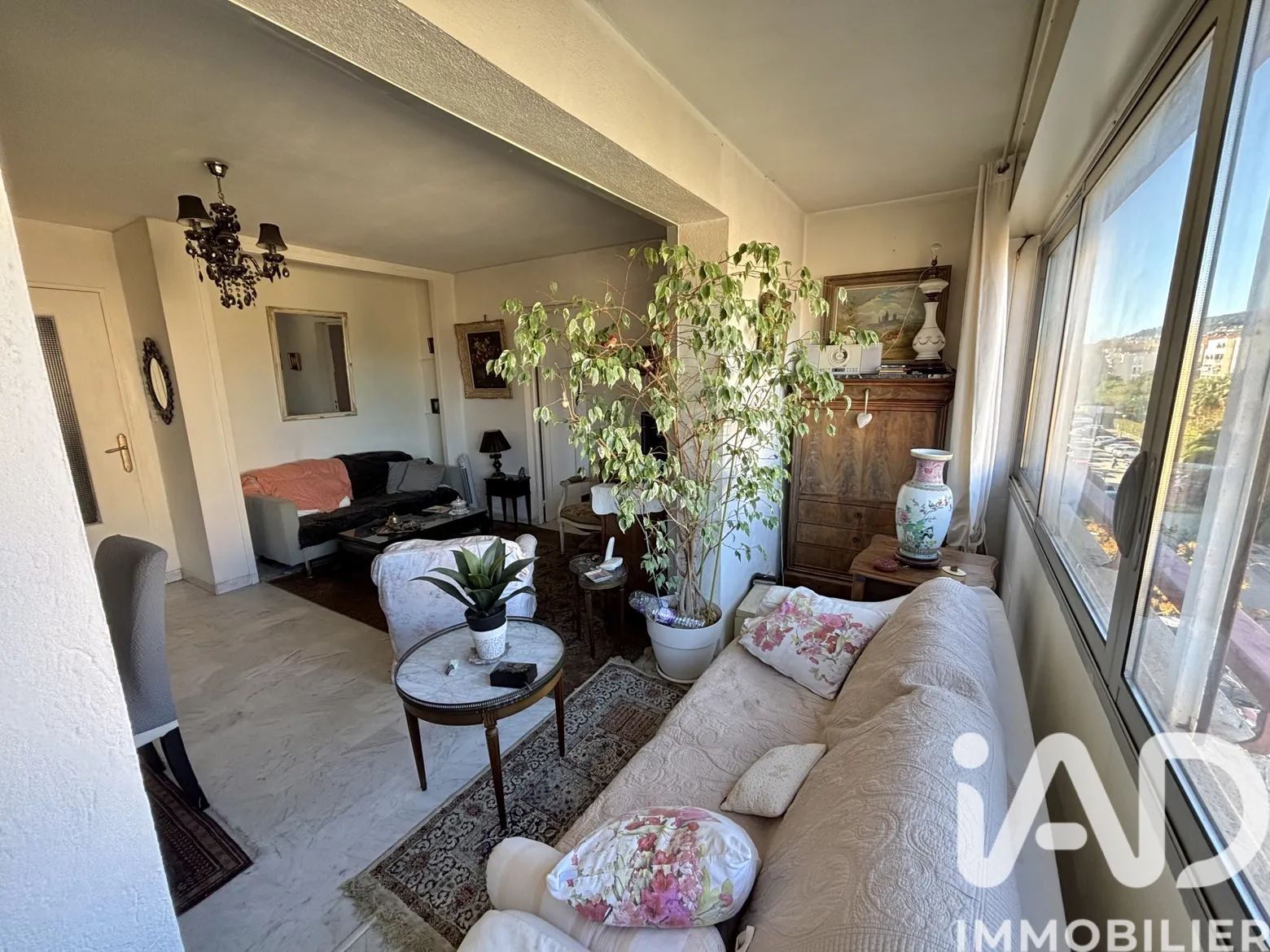 Vente appartement à Hyères (83400) : appartement 2 pièces 47 m² - 1889900 — 2