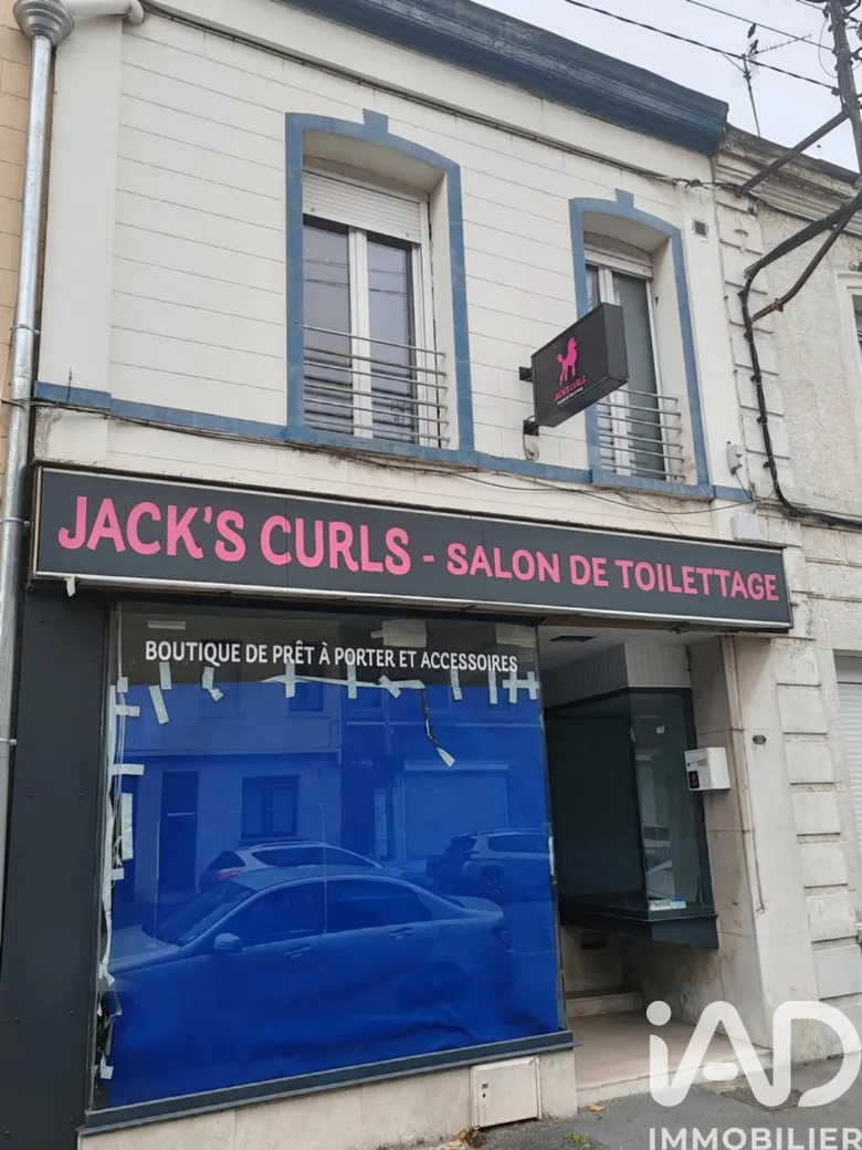 Immeuble 153 m² · à Crespin · 153 m² · 170 000 €