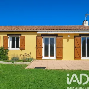 Traditional house at Brains (44830)