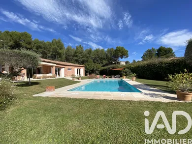 Maison traditionnelle à Eyguières (13430)