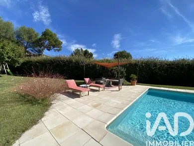 Maison traditionnelle à Eyguières (13430)