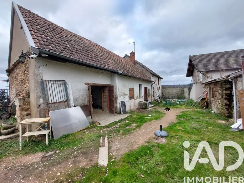 Maison 3 pièces 98 m² · à Saint-Bonnet-de-Vieille-Vigne · 98 m² · 79 000 €