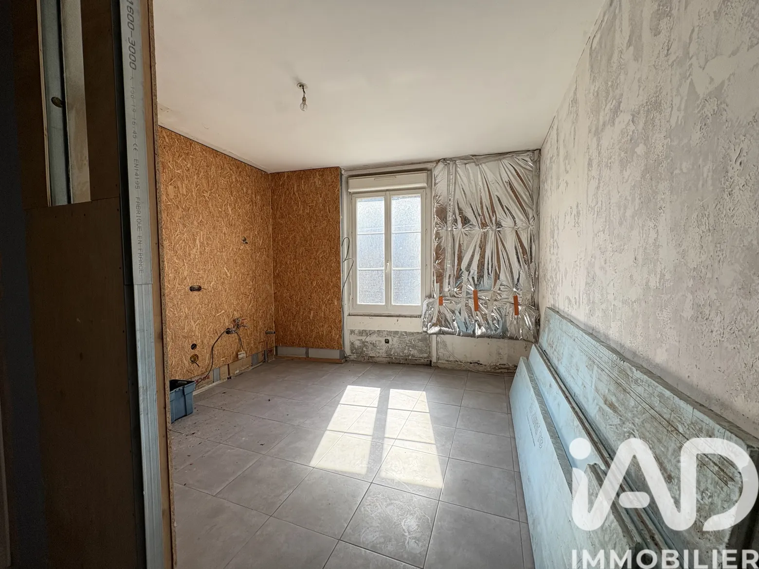 Vente appartement à Bourgueil (37140) : immeuble 5 pièces 75 m² — 2