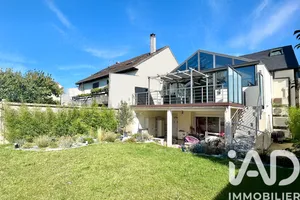Traditional house at Villeneuve-le-Roi (94290)