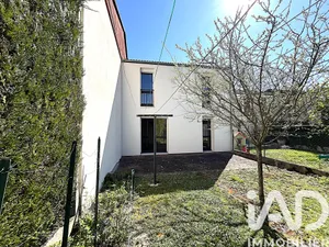 Maison de ville à Pont-Sainte-Marie (10150)