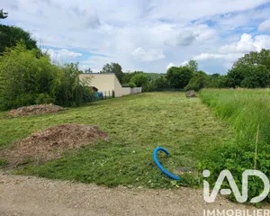 Land at Dammartin-sur-Tigeaux (77163)