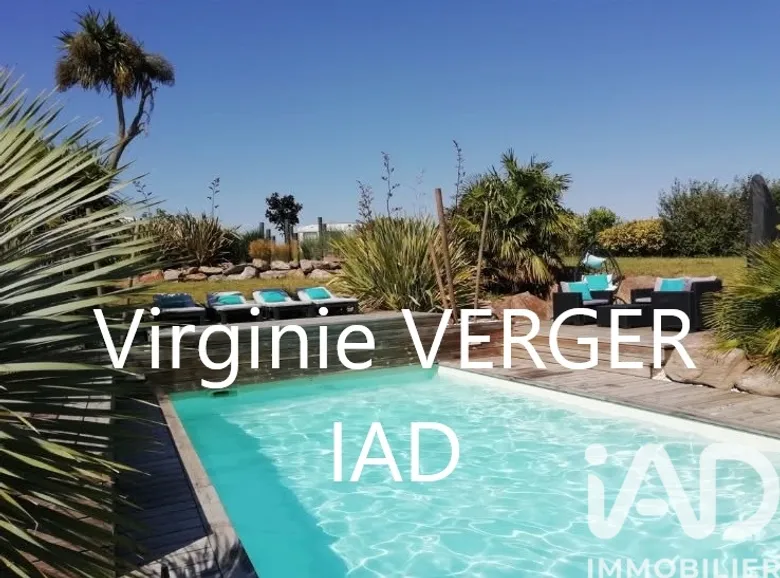 Maison 5 pièces 220 m² · à Renac · 220 m² · 384 800 €