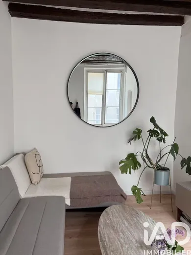 Apartment in Paris (75004)
