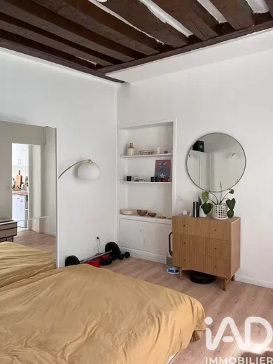 Apartment in Paris (75004)