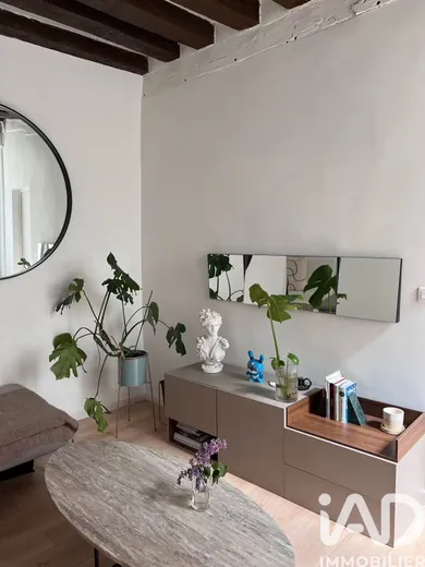 Apartment in Paris (75004)