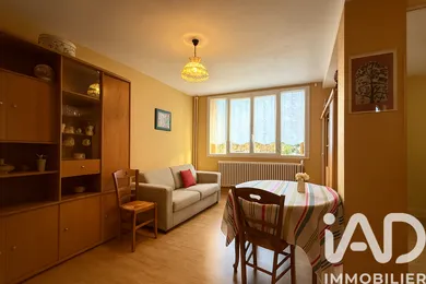 Apartment in Avon (77210)