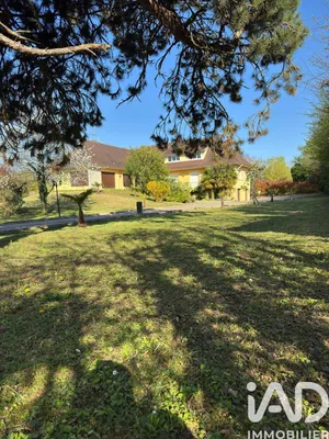 Mansion at Cannes-Écluse (77130)