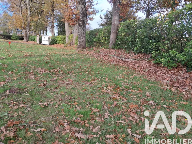 Terrain à bâtir à Sainte-Foy (85150) · 84 500 €