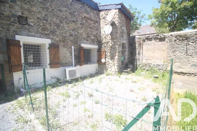 Building in Oloron-Sainte-Marie (64400)