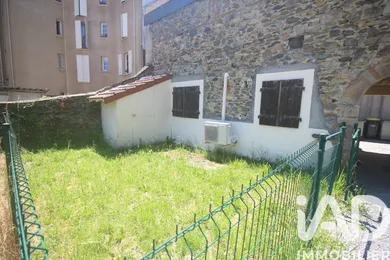 Building in Oloron-Sainte-Marie (64400)