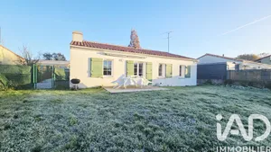 Detached house at La Chaize-le-Vicomte (85310)