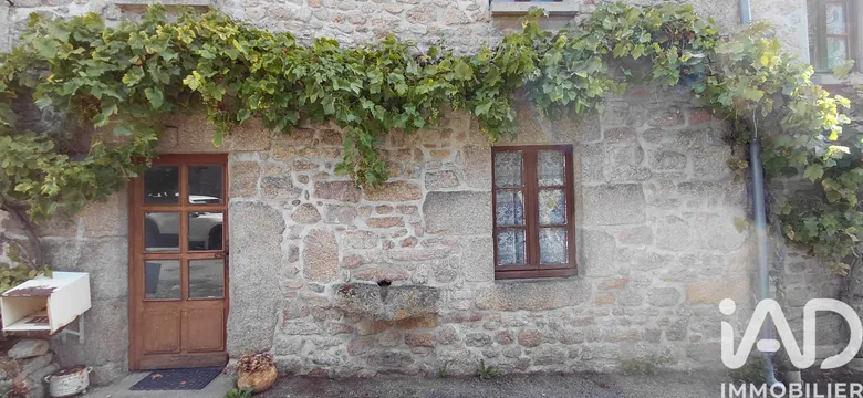 Maison 3 pièces 65 m² · à Folles · 65 m² · 32 000 €
