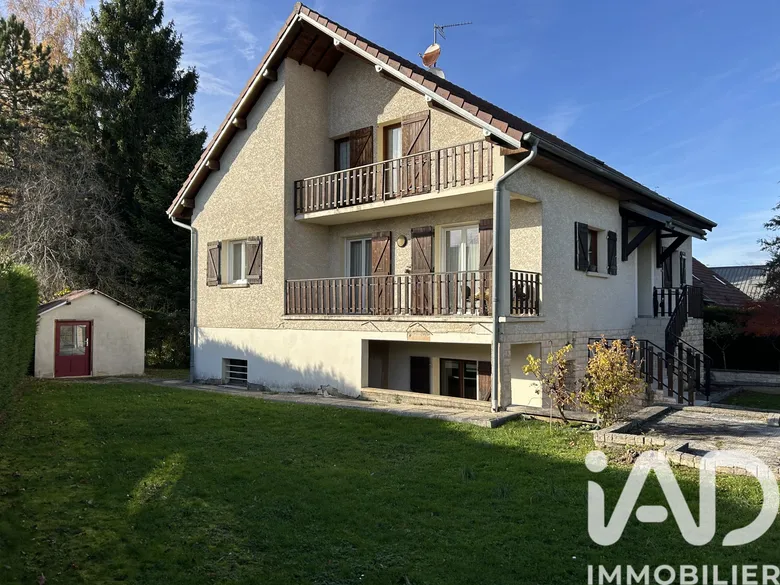 Maison 7 pièces 243 m² · à Valdahon · 243 m² · 420 000 €
