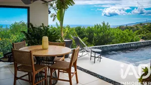 House at Saint-Pierre (97432)