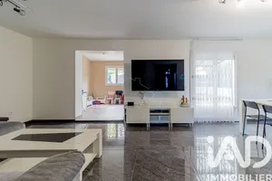 House at Vauréal (95490)