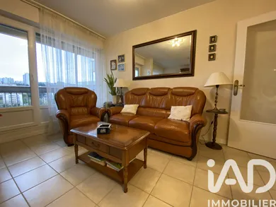 Apartment in Saint-Étienne (42100)