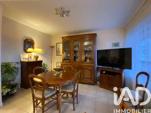 Apartment in Saint-Étienne (42100)