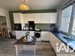 Village house in Sarrians (84260)