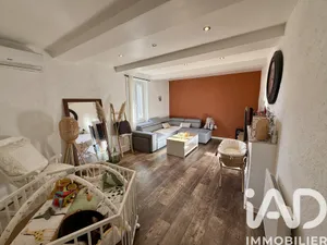 Village house at Sarrians (84260)