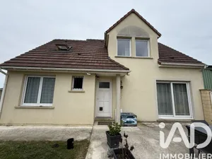 House at Chevru (77320)