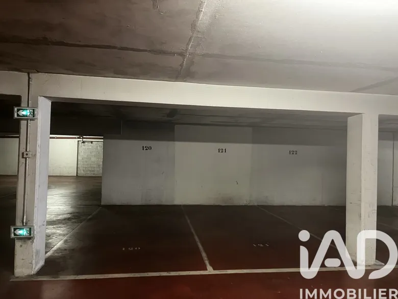 Parking 172 m² · à Marseille · 172 m² · 106 000 €