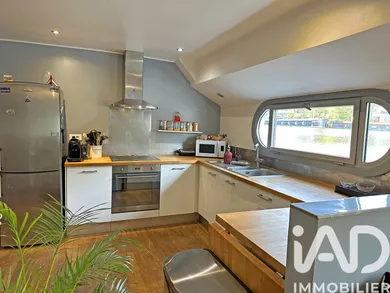 Barge in Villeneuve-la-Garenne (92390)