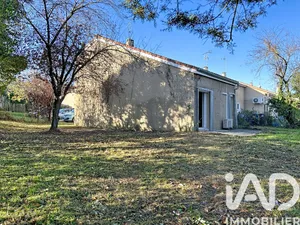 House at Saint-Jean (31240)